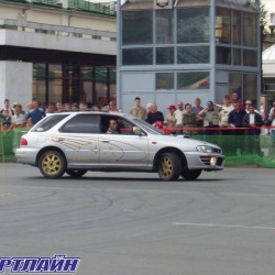 Соревнования по автомобильному многоборью (фигурка), в честь Дня города Екатеринбурга. 16 августа 2003 г.